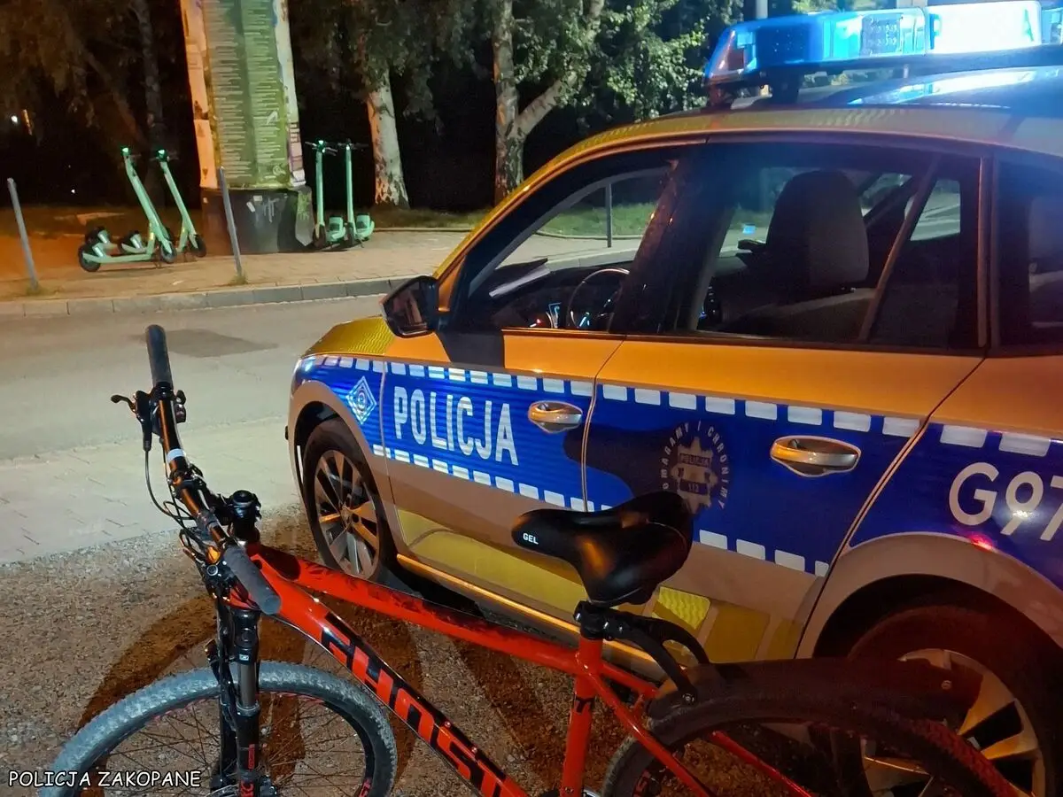 Turysta poszukiwany listem gończym zatrzymany za jazdę po pijanemu na rowerze
