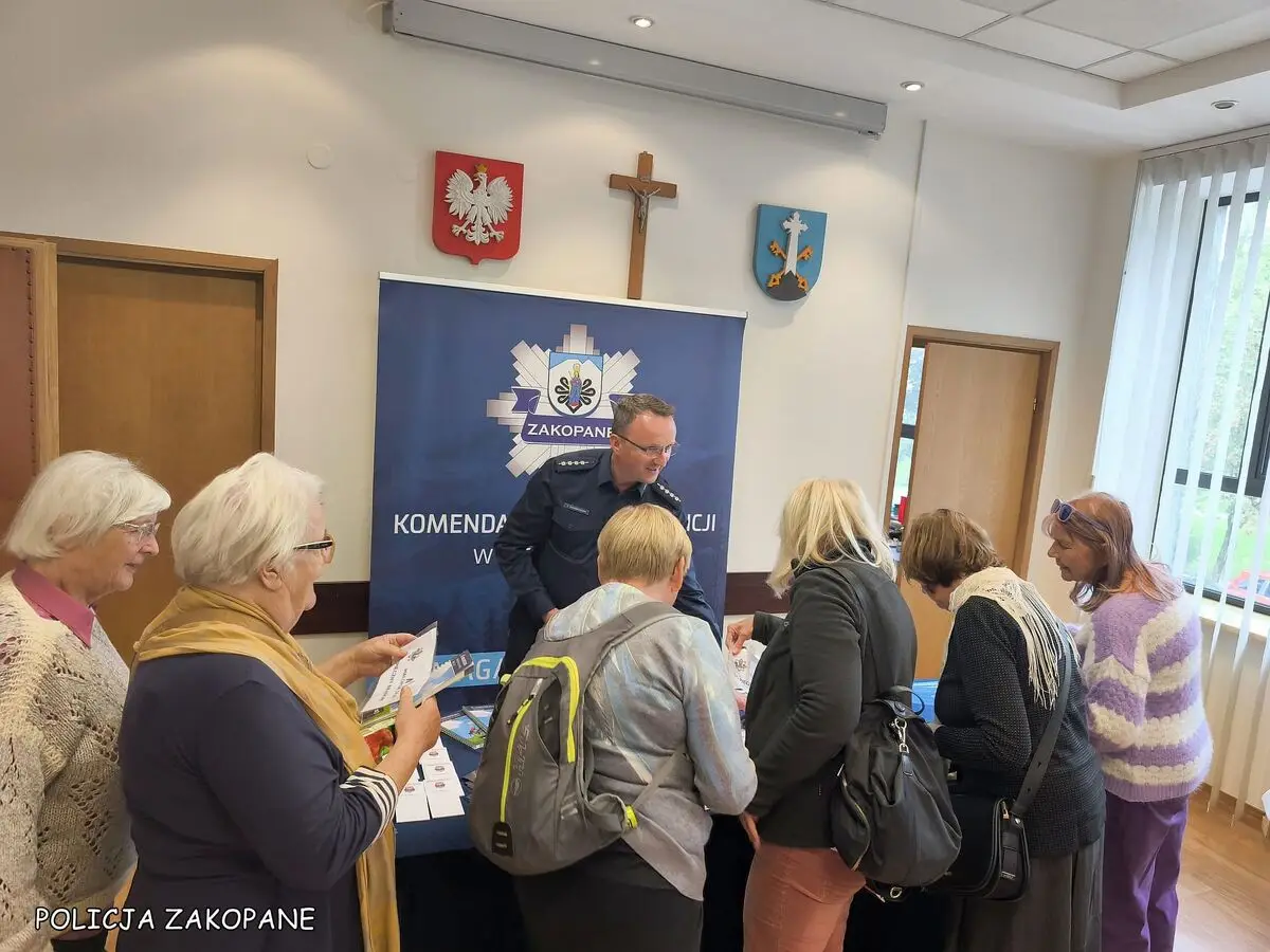 Spotkanie policji z seniorami w Zakopanem dotyczące bezpieczeństwa