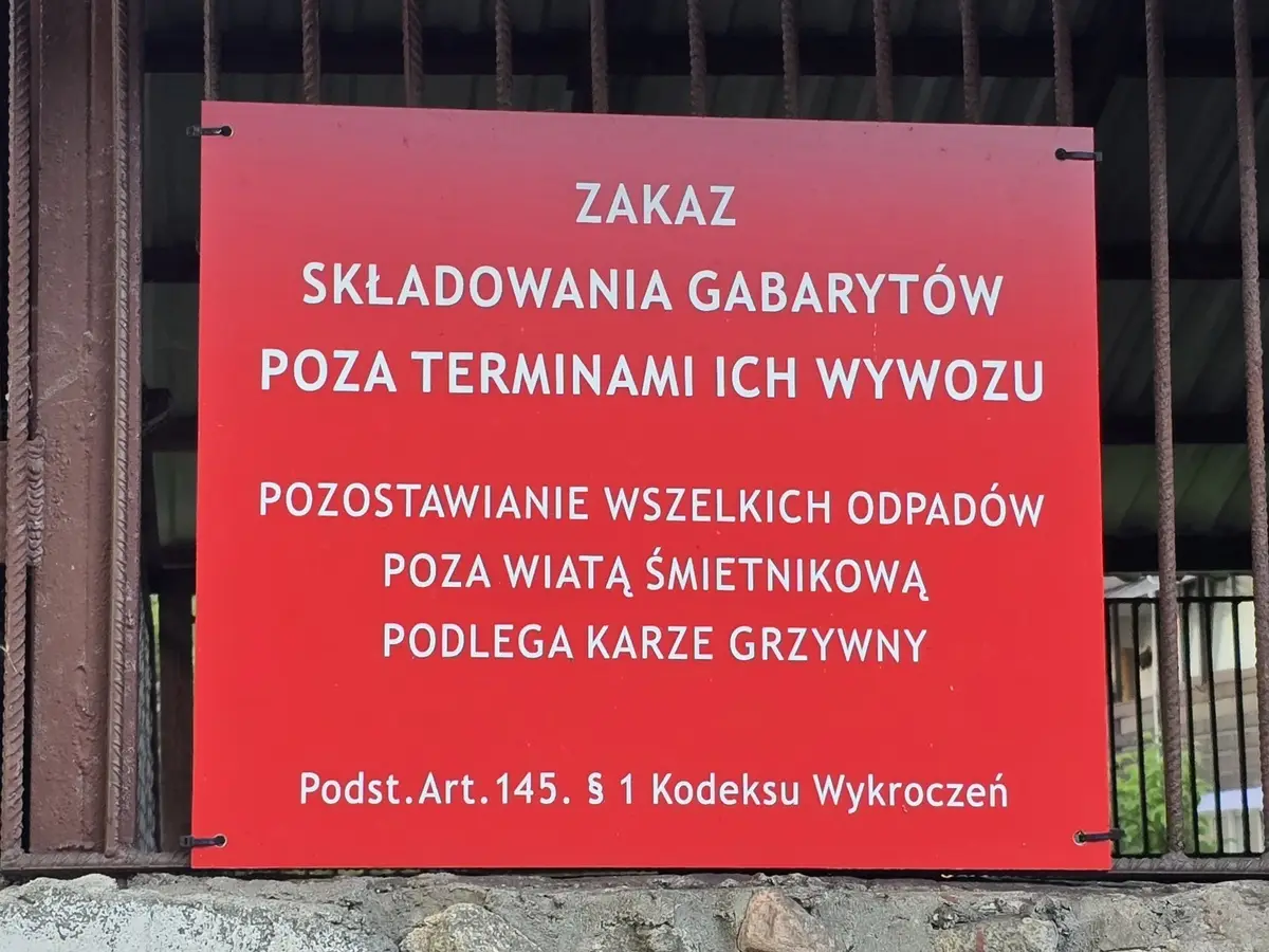 Podrzucanie odpadów jako wykroczenie