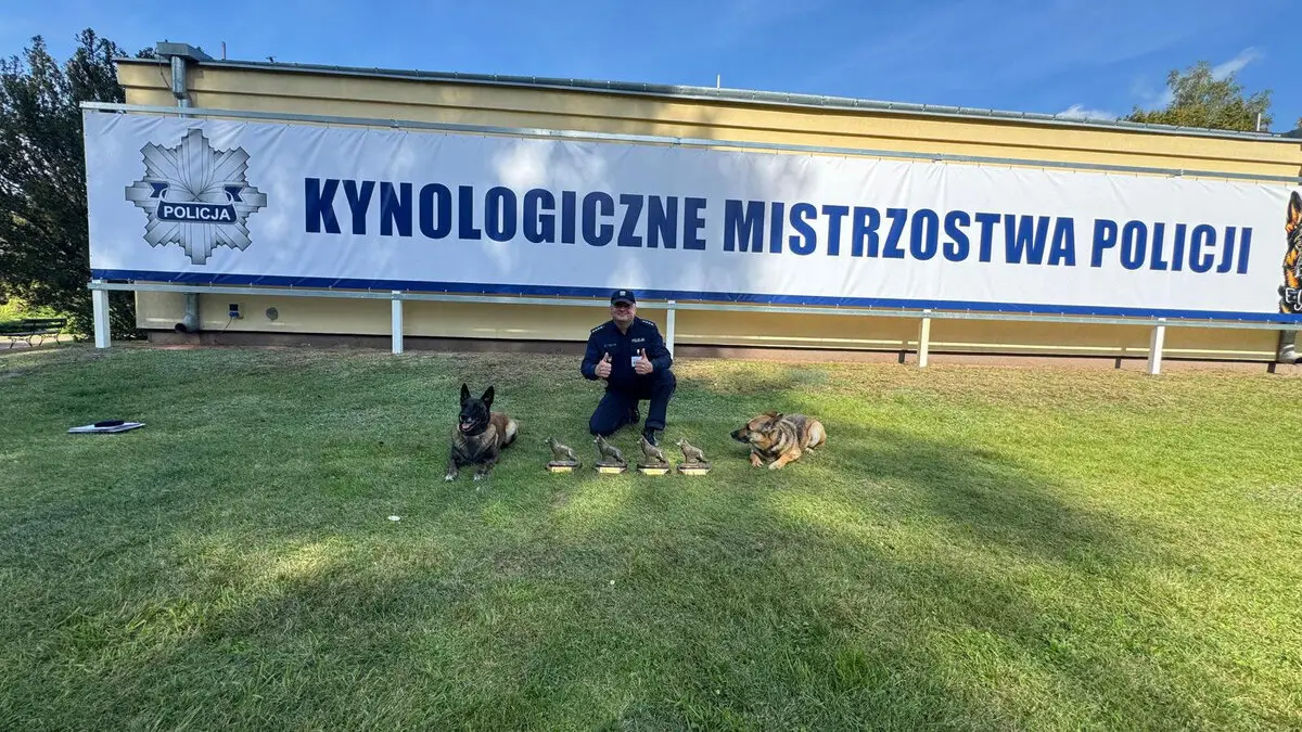 Reprezentacja KWP Kraków na podium XXIII Kynologicznych Mistrzostw Policji