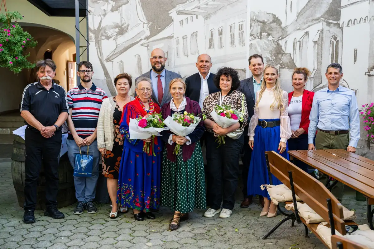 Zakopane prezentuje kulturę w Popradzie podczas projektu 'Most Kultury'