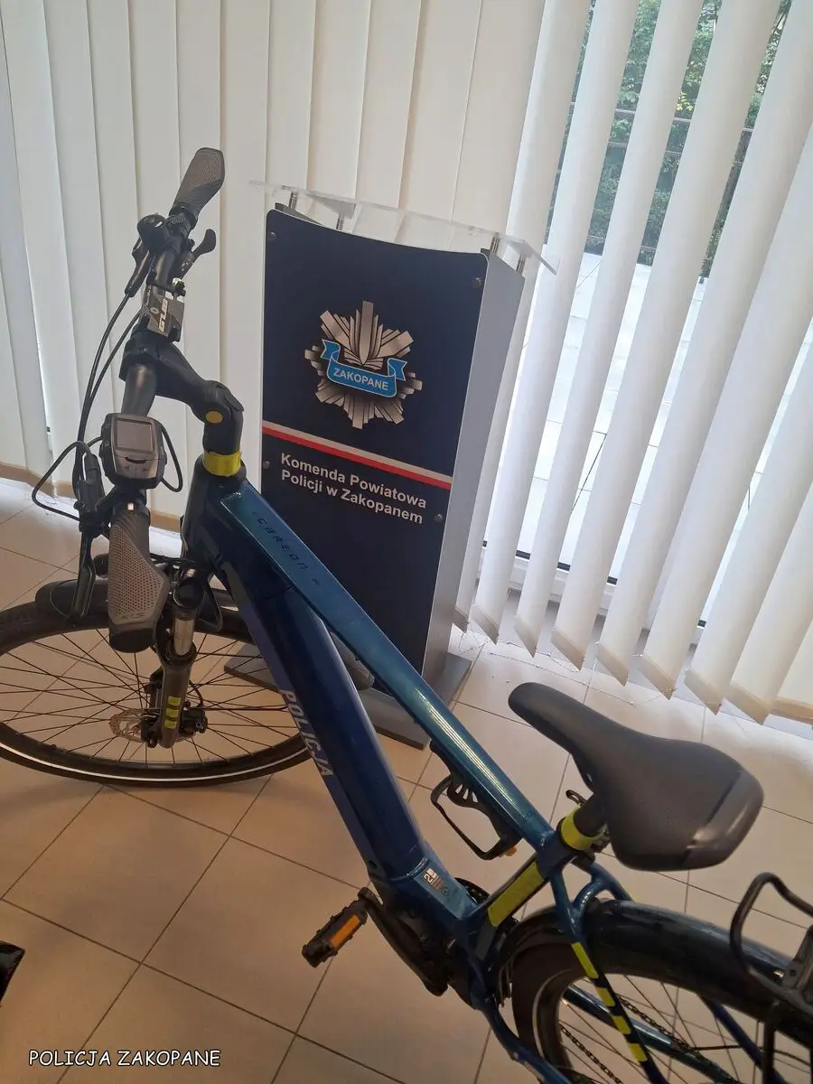 Szkolenie tatrzańskich policjantów na temat przepisów dotyczących rowerów i hulajnóg elektrycznych