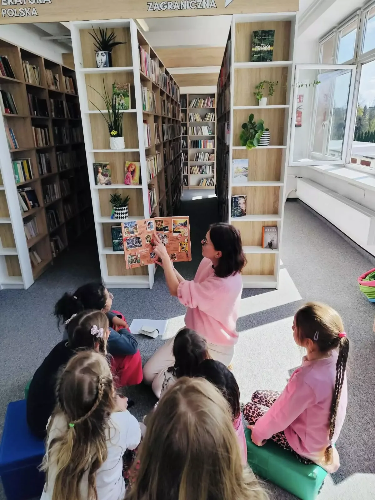 Relacja z wydarzenia 'Wiosna w bibliotece' w Nowym Targu