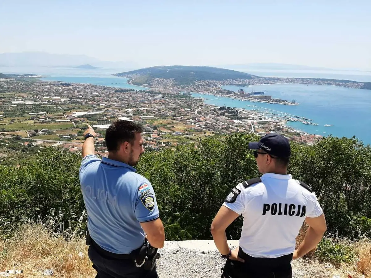 Polska Policja zapewnia bezpieczeństwo turystów na wybrzeżach Adriatyku i Morza Czarnego
