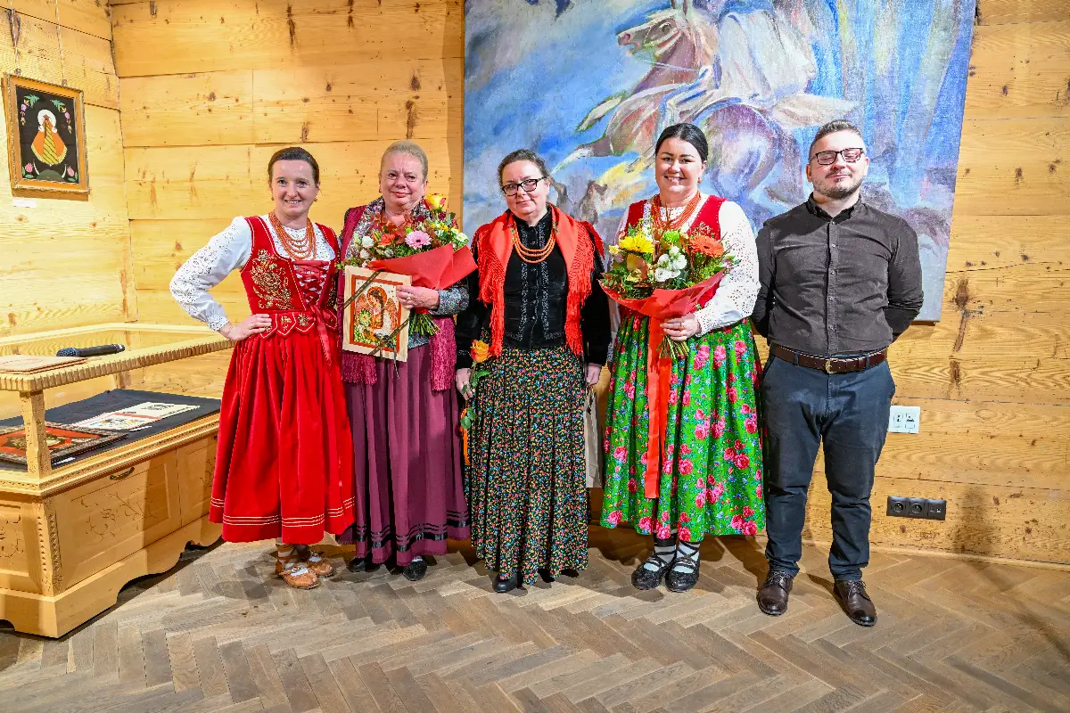 Wernisaż malarstwa Jana i Krystyny Gąsieniców-Szostak w Czerwonym Dworze
