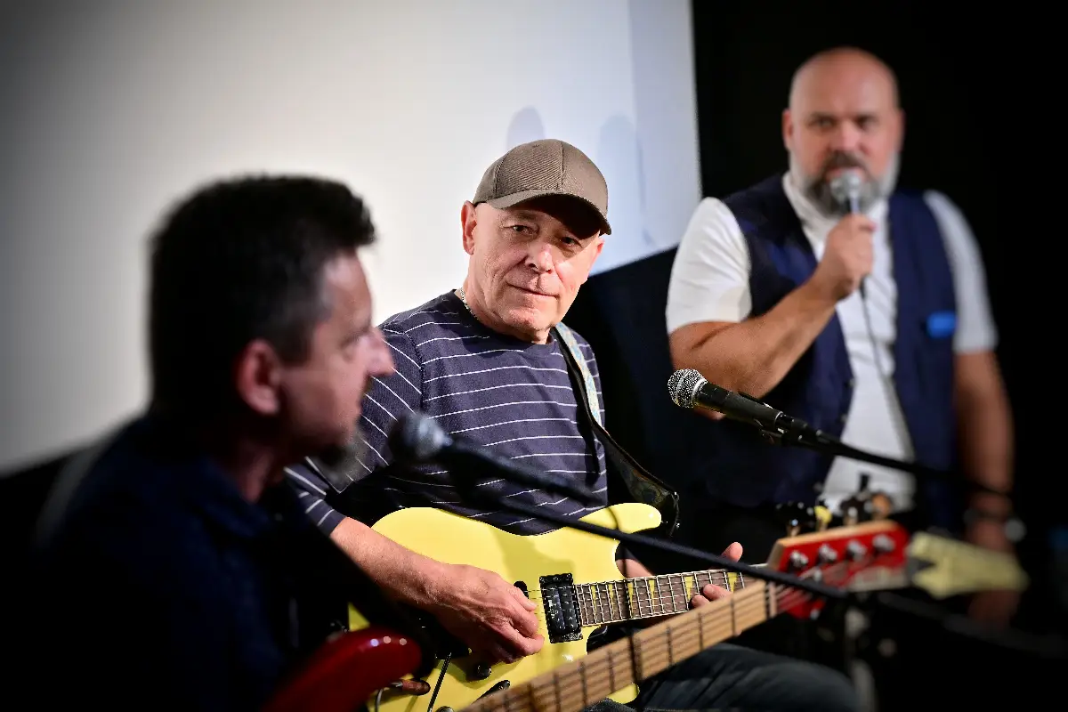 Wieczór muzyczny "Zawracanie gitary" w Kinie Miejsce