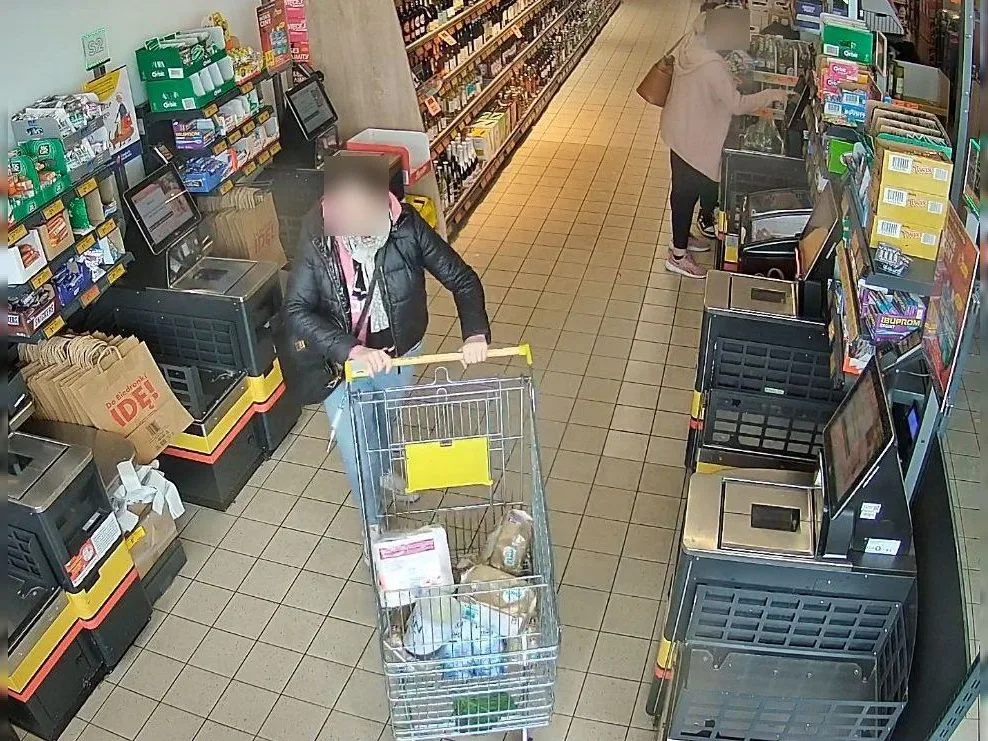 Kradzieże w sklepach tłumaczone roztargnieniem