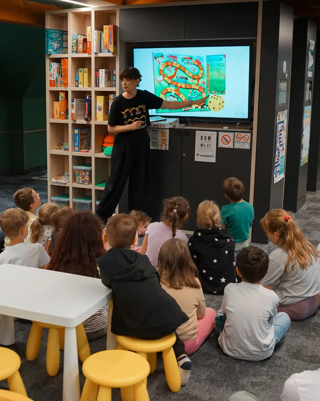 Warsztaty tworzenia gier planszowych dla dzieci w Mediatece